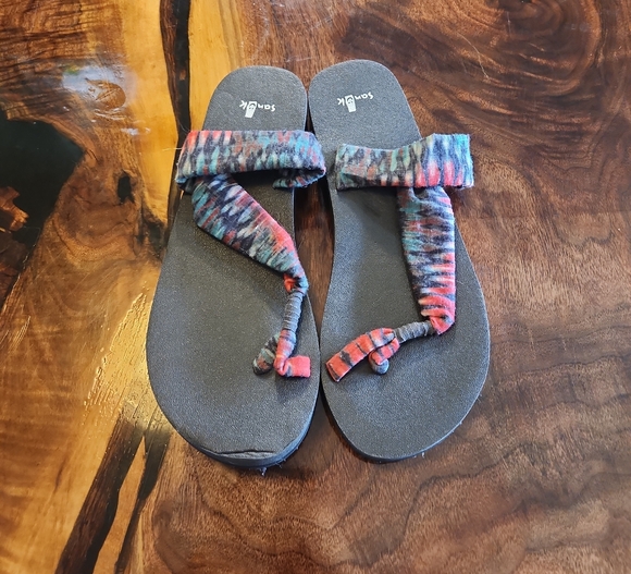 Sanuk Multicolor Tie-Dye Women's Sandals - Picture 1 of 5